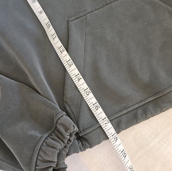 LULULEMON Half-Zip Pullover - Picture 6 of 10